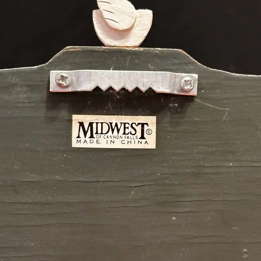 Midwest of Cannon Falls by Eddie Walker Noah's Ark Animals